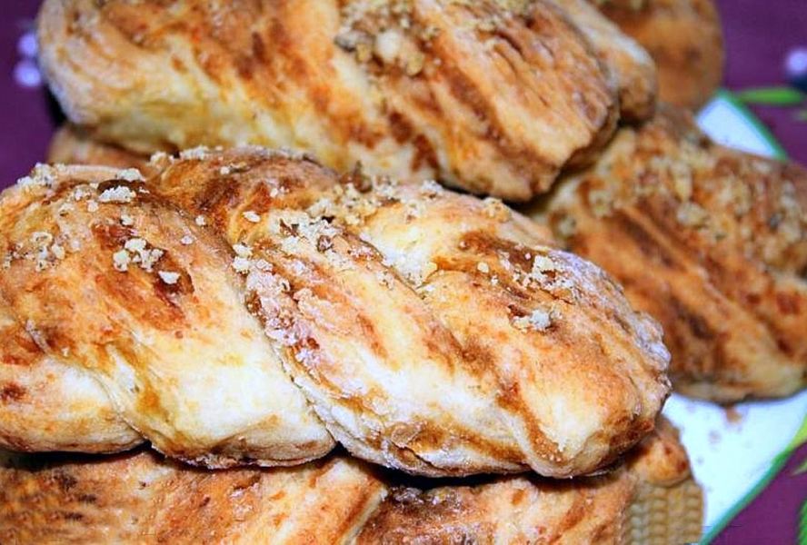 Булочки нежные творожные косички