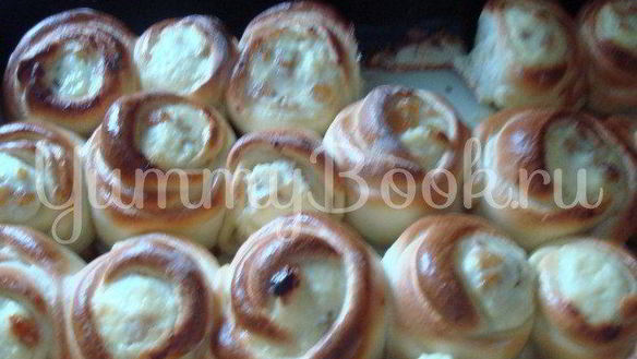 ШАГ 10. булочки розочки с творогом