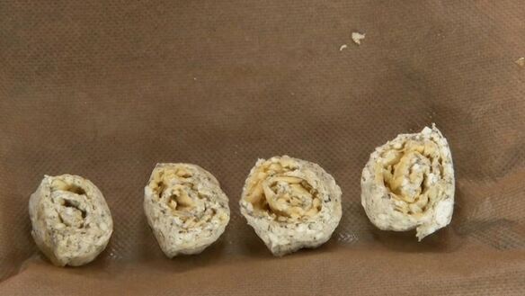 ШАГ 5. булочки с чесноком и прованскими травами