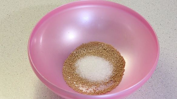 ШАГ 2. булочки с изюмом и глазурью