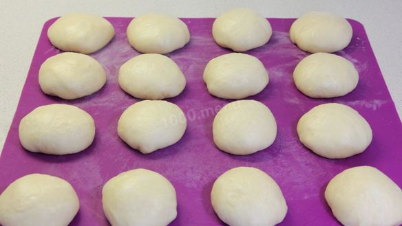 ШАГ 14. булочки с изюмом и глазурью