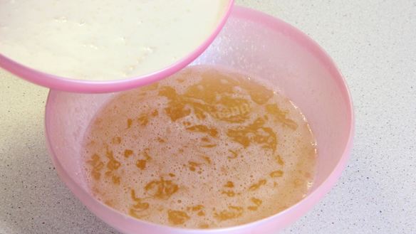 ШАГ 6. булочки с изюмом и глазурью