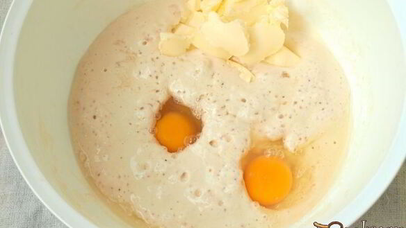 ШАГ 2. булочки с колбасой