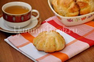 Булочки с курагой и изюмом