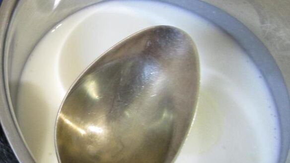 ШАГ 2. булочки с листьями свеклы и свежим сыром