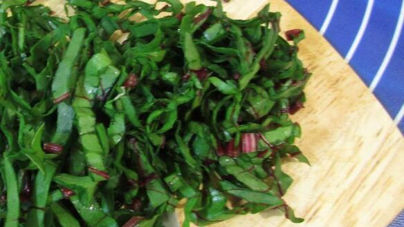 ШАГ 10. булочки с листьями свеклы и свежим сыром