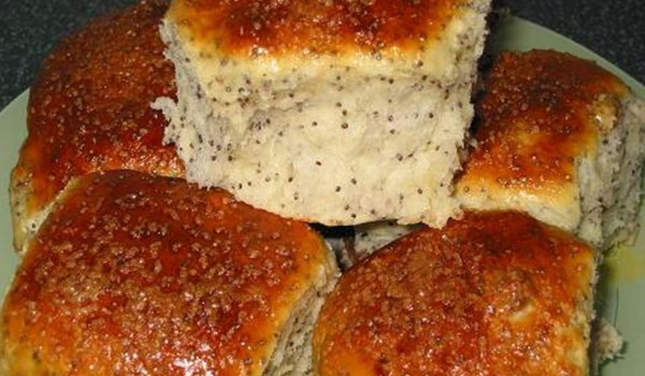 Рецепт булочки с маком и изюмом на молоке