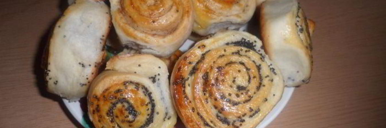 Булочки с маком и корицей