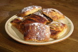 Булочки с творогом и изюмом