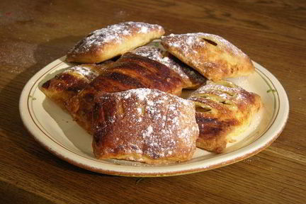 Булочки с творогом и изюмом