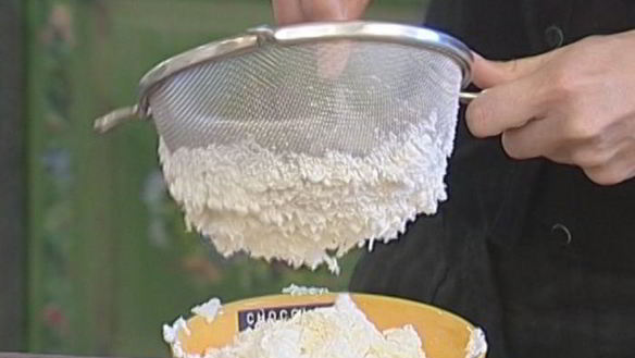 ШАГ 3. булочки с творогом и изюмом