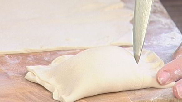 ШАГ 8. булочки с творогом и изюмом