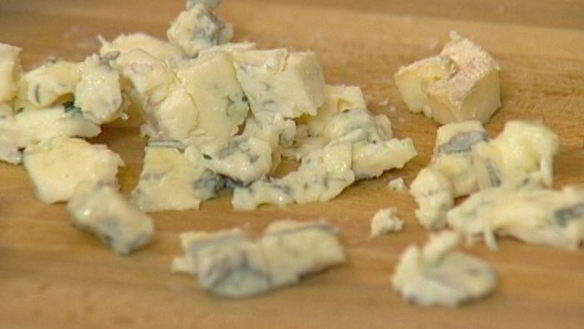 ШАГ 3. булочки с творогом, сыром и тмином