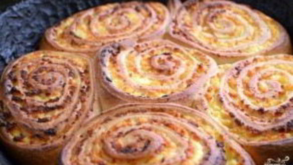 ШАГ 8. булочки с творогом в сметанной заливке