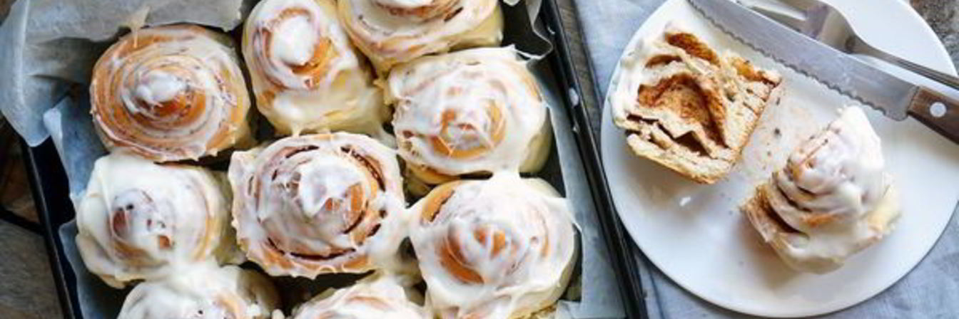 Булочки Синнабон в сырной глазури