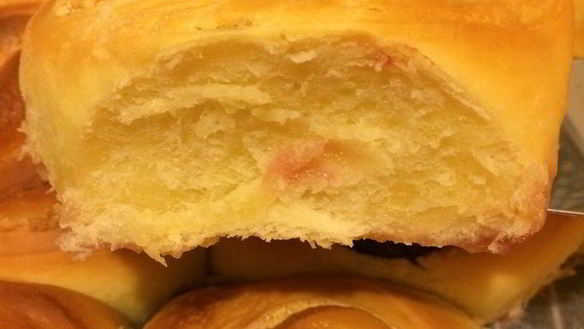 ШАГ 6. булочки со сливочным сыром и вишней