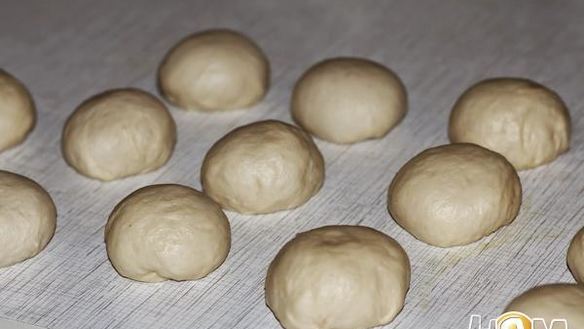 ШАГ 12. булочки цветочки с изюмом и курагой