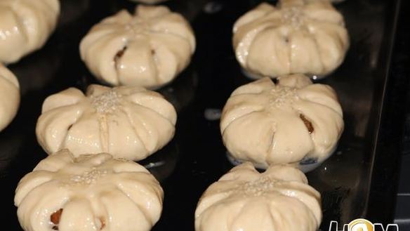 ШАГ 19. булочки цветочки с изюмом и курагой