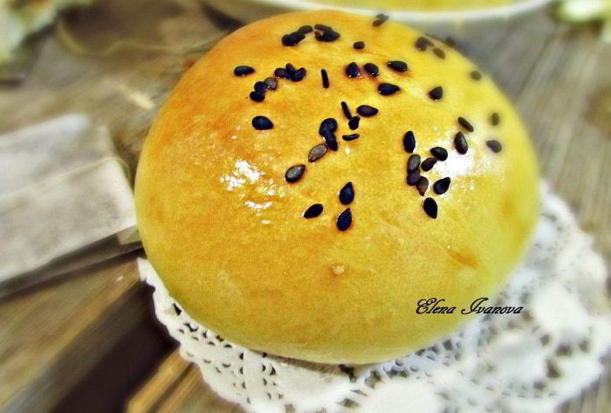 Итальянские булочки с томатами и сыром