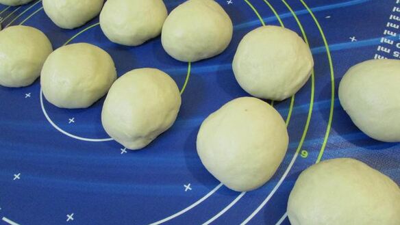 ШАГ 8. итальянские булочки с томатами и сыром