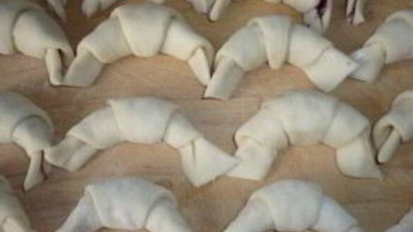 ШАГ 3. круассаны с джемом