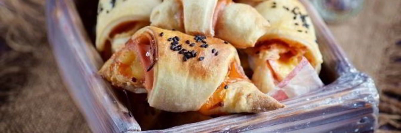 Круассаны с ветчиной и сыром