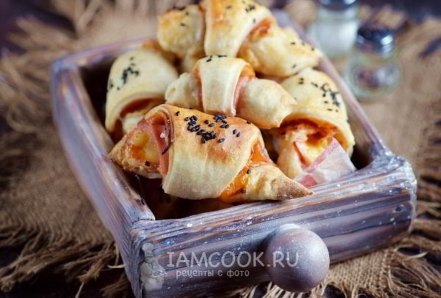 Круассаны с ветчиной и сыром