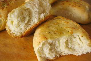 Мягкие чесночные булочки