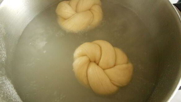 ШАГ 5. немецкие булочки к завтраку