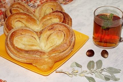 Плюшки сердечки с сахаром