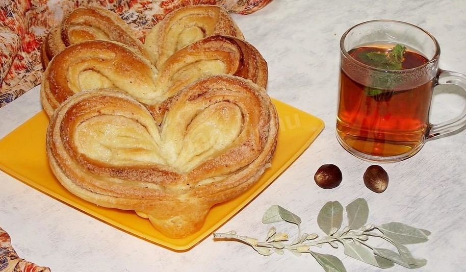 Рецепт плюшки сердечки с сахаром