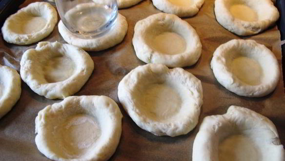 ШАГ 10. плюшки-ватрушки