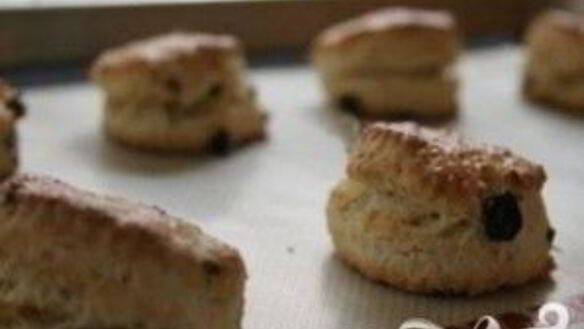 ШАГ 7. смородиновые булочки