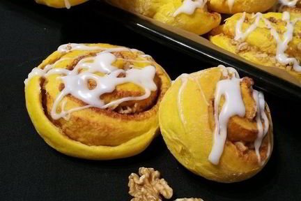 Тыквенные булочки с ореховой начинкой