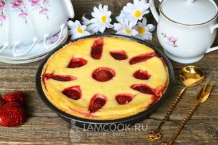 Ватрушка с клубникой