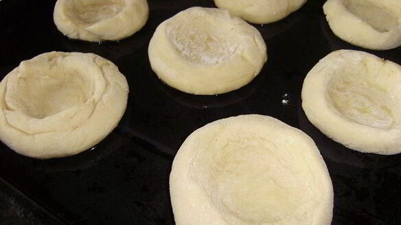 ШАГ 6. ватрушка с творогом по-русски