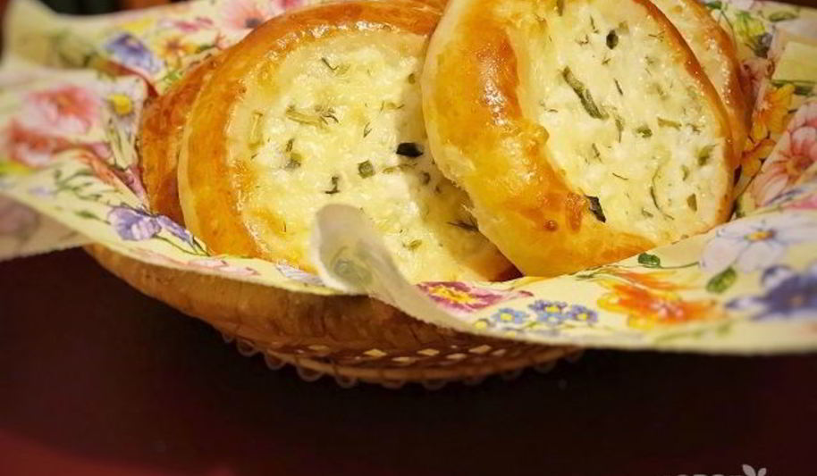 Рецепт ватрушки с сыром и зеленью