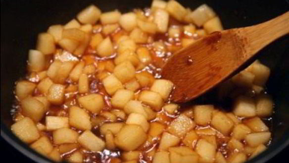 ШАГ 2. венгерские ватрушки с карамелизированными грушами