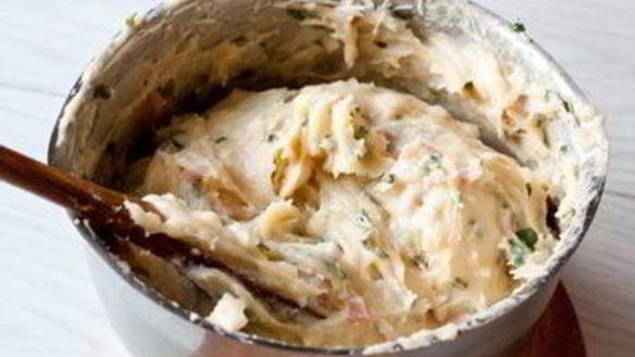 ШАГ 5. заварные булочки с беконом и зеленью