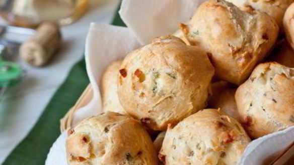 ШАГ 9. заварные булочки с беконом и зеленью