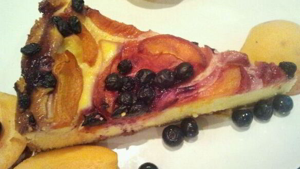 ШАГ 2. чизкейк с абрикосами и черникой