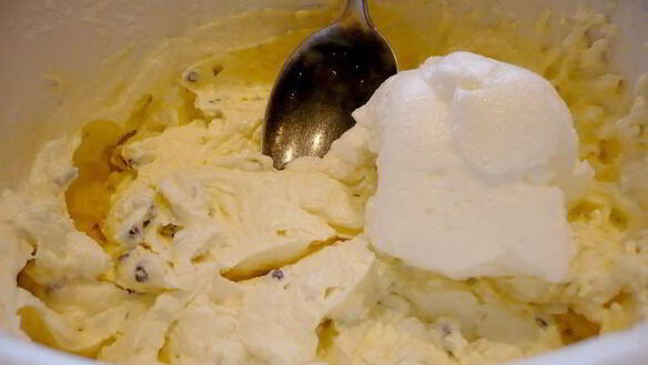 ШАГ 7. чизкейк с апельсином и изюмом