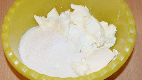 ШАГ 3. чизкейк с маскарпоне и брусничным соусом