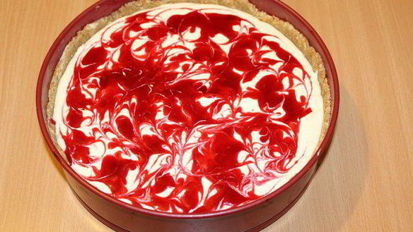 ШАГ 9. чизкейк с маскарпоне и брусничным соусом