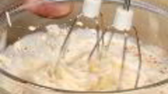 ШАГ 2. чизкейки с белым шоколадом и клюквой