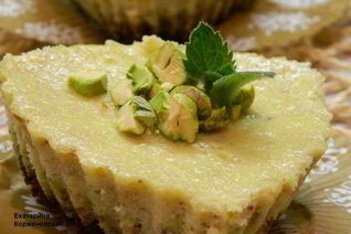 Фисташковые мини-чизкейки