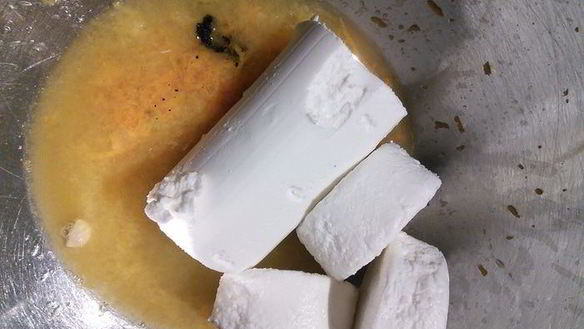 ШАГ 3. мини-чизкейк из козьего сыра с малиной