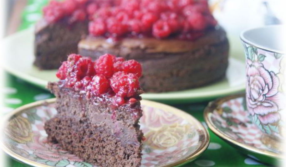 Рецепт шоколадный чизкейк с малиной