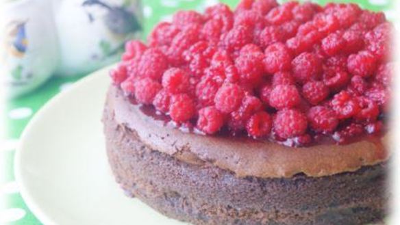 ШАГ 8. шоколадный чизкейк с малиной