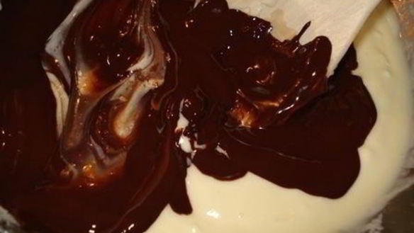 ШАГ 2. шоколадные мини-чизкейки с воздушным клубничным кремом